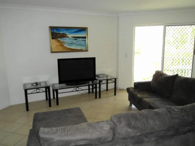 Hotel Surfers Tradewinds 3*