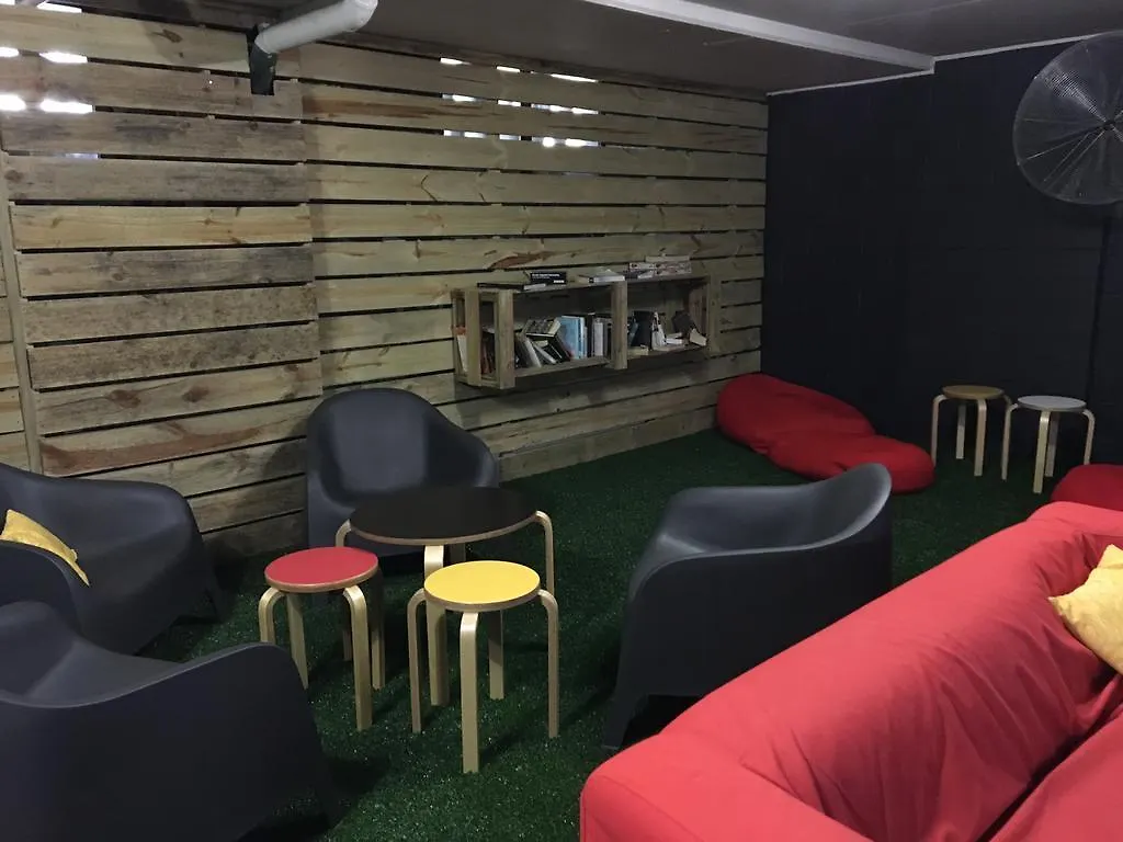אכסניה Maxmee Backpackers
