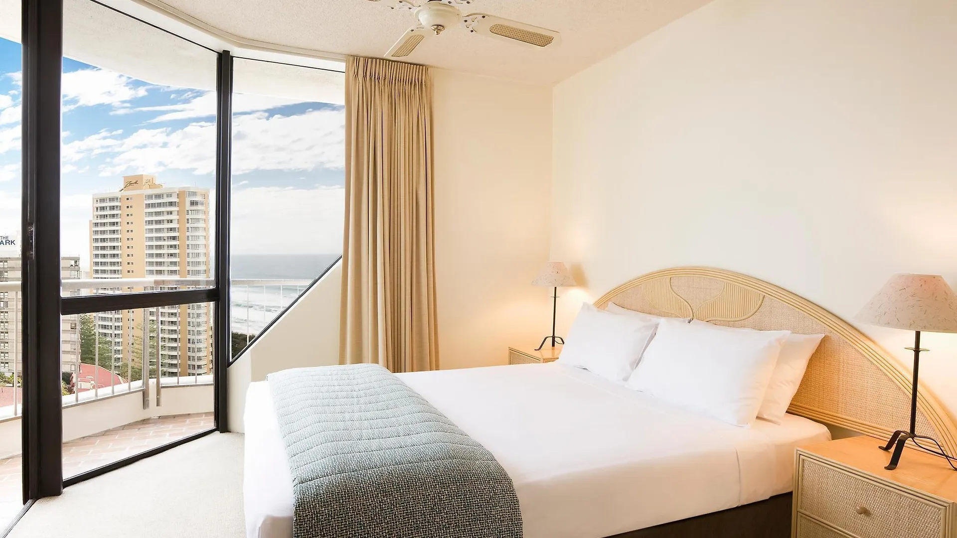 Paradise Centre Aparthotel Gold Coast