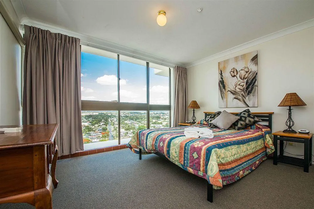 Broadwater Shores Waterfront Aparthotel