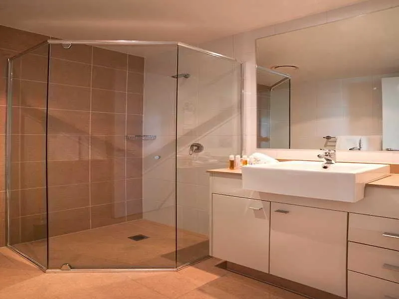 Ξενοδοχείο με διαμερίσματα Meriton Serviced Aqua Street 4*