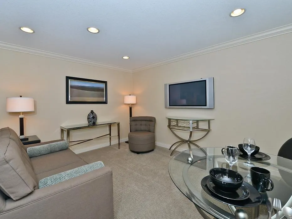 Chancellor Lakeside Aparthotel 4*