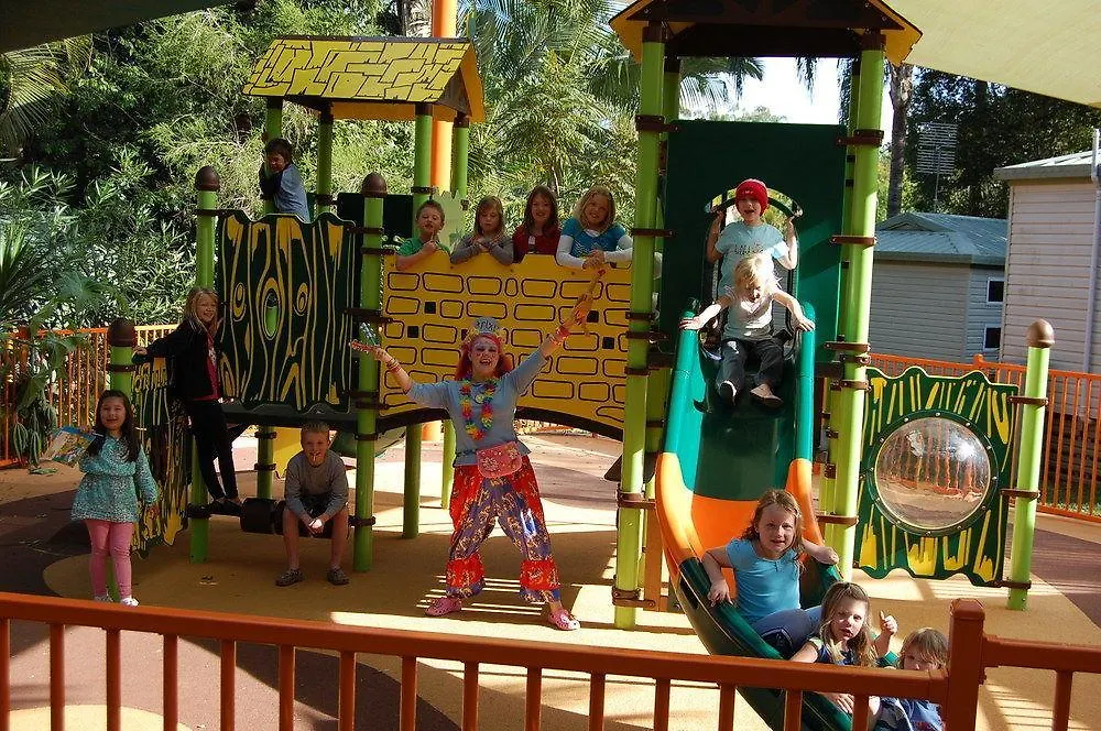 Ashmore Palms Village Resort 4*