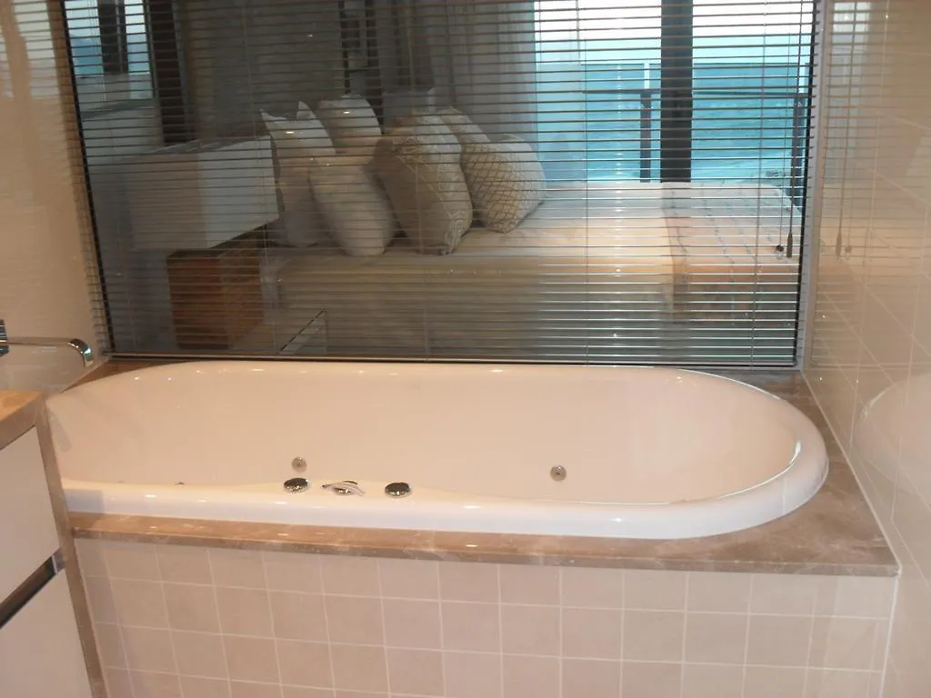 Soul Surfers Paradise 3 Bedroom *