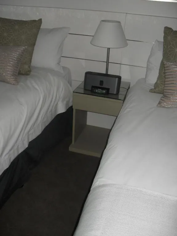 Soul Surfers Paradise 3 Bedroom Apartment *
