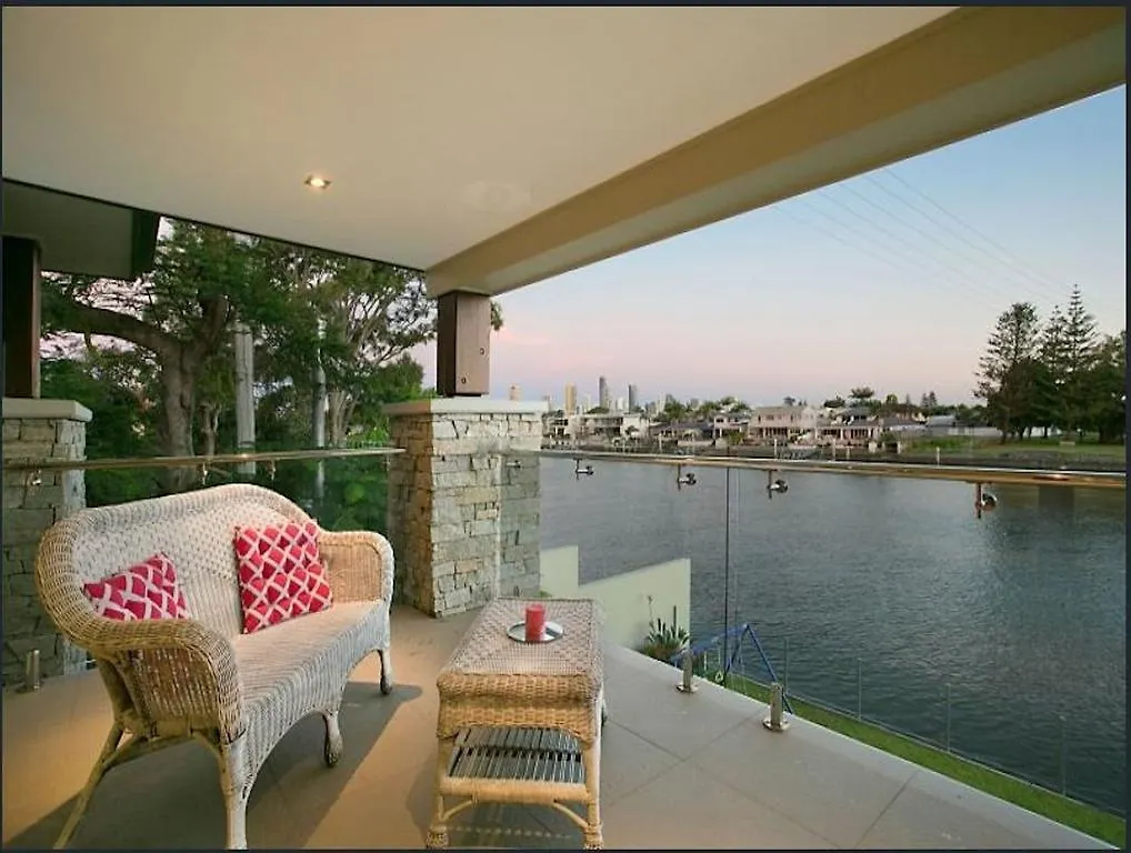 Riverfront Dream * Gold Coast