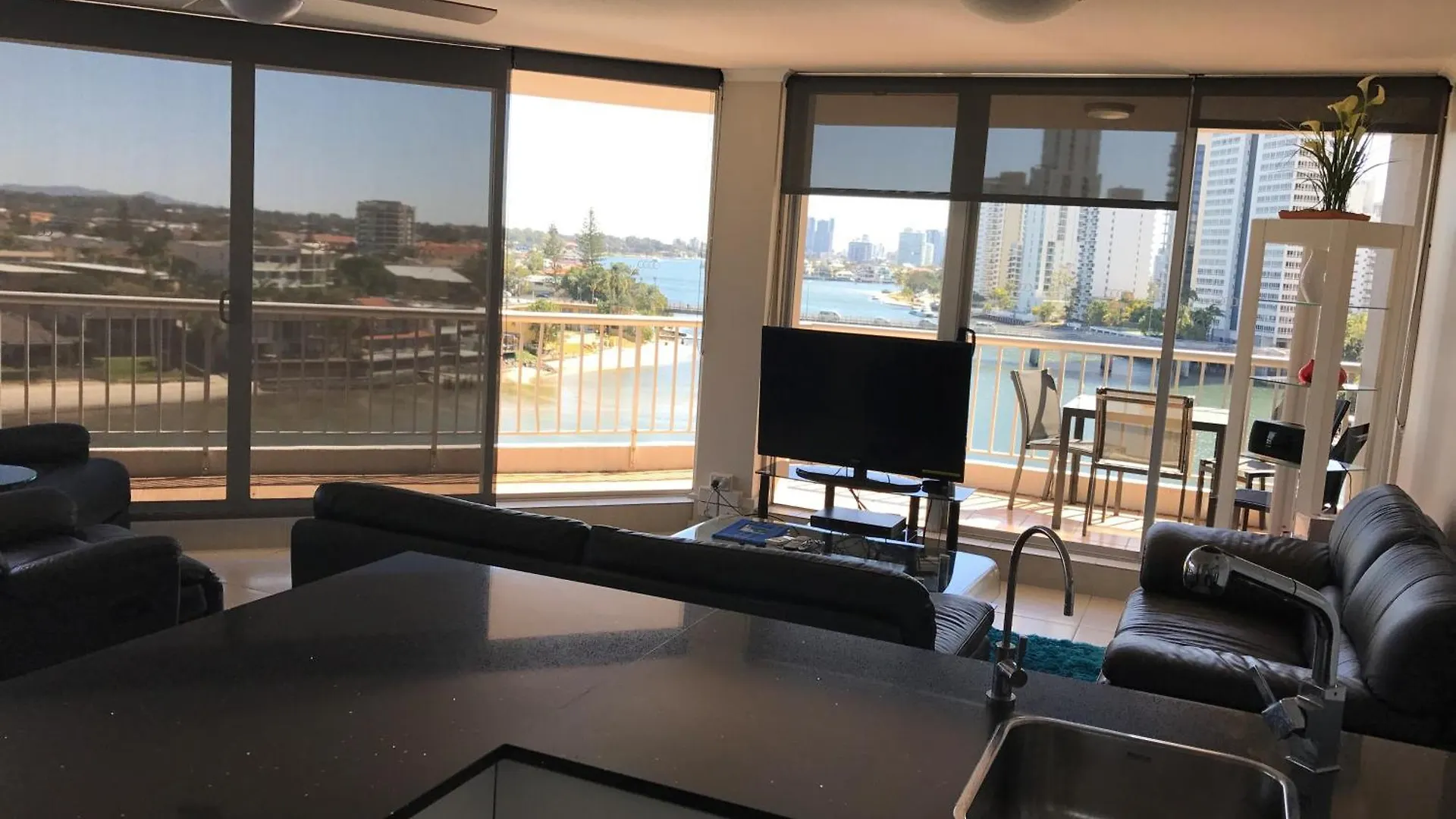 Moorings On Cavill Surfers Paradise Gold Coast