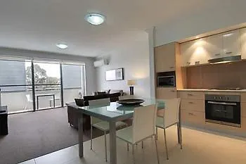 Chancellor Lakeside Aparthotel 4*
