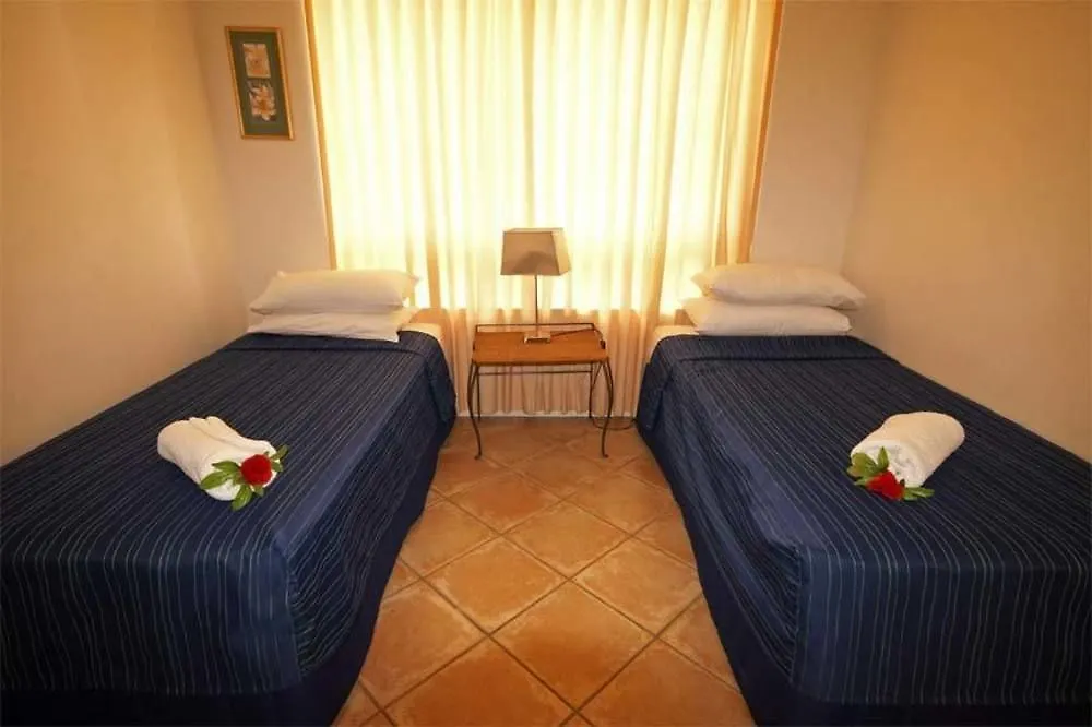 Santorini By The Sea 3* Gold Coast