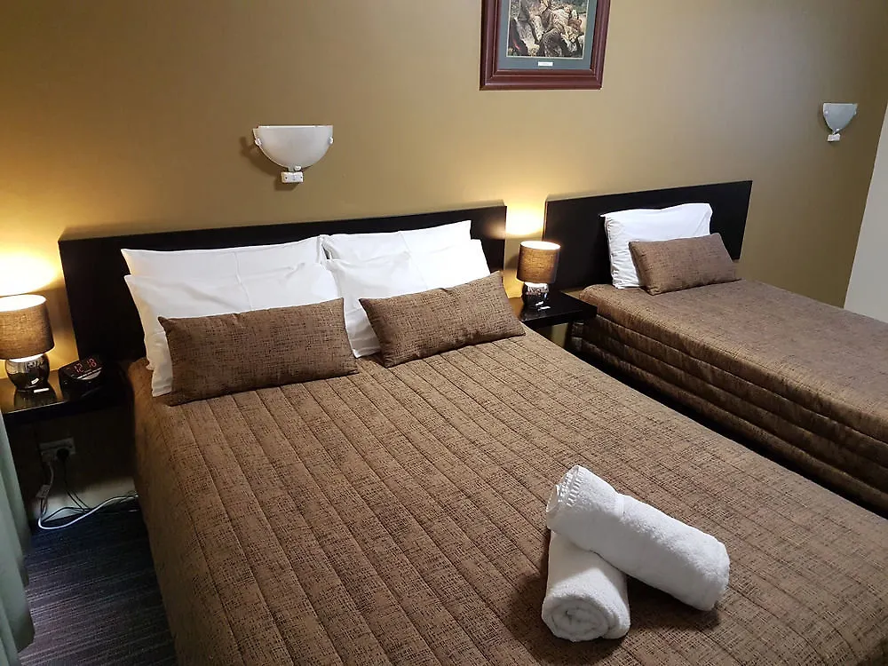 Airport - Only 300 Meters To Airport Terminal Motel 3*