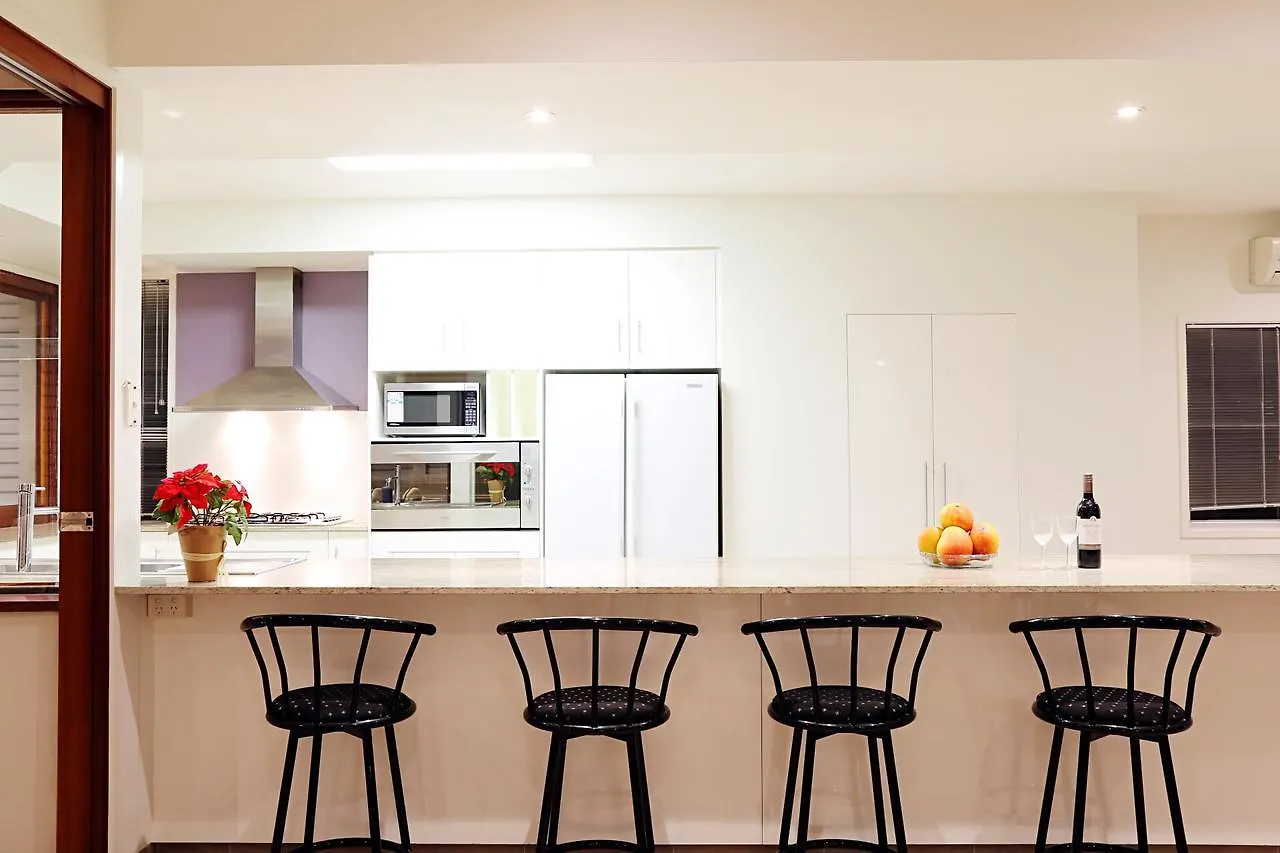 Holiday home Spacious House In Heart Of Surfers Paradise *