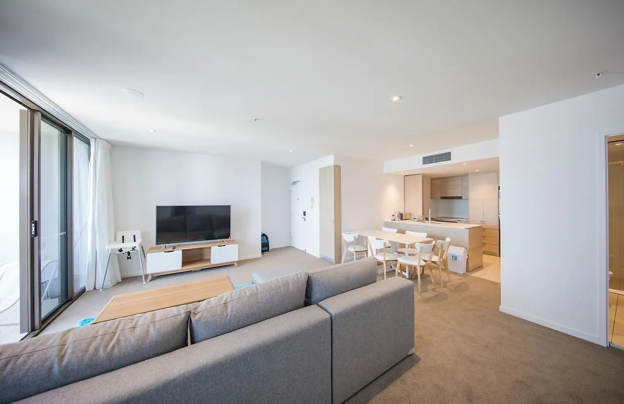 Dayday Premier At 2663 Hwy, Broadbeach * Gold Coast