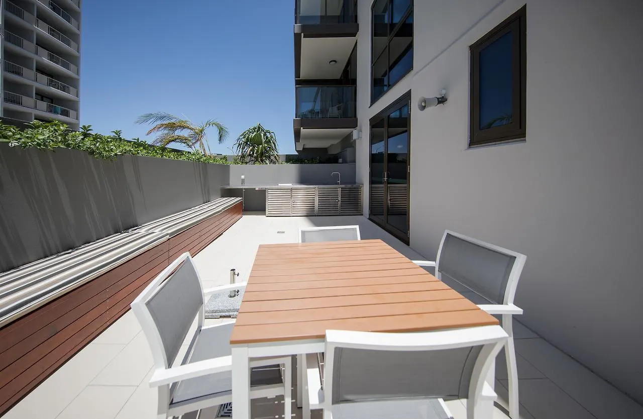 Dayday Premier At 2663 Hwy, Broadbeach Daire