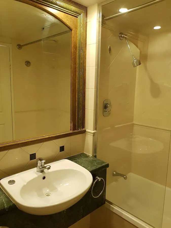 Surfers Legends Private Apartment *