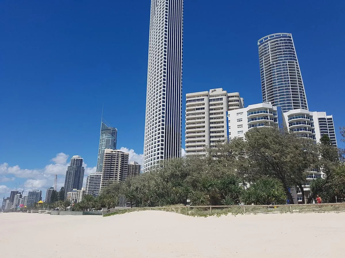 Zenith Ocean Front מלון דירות