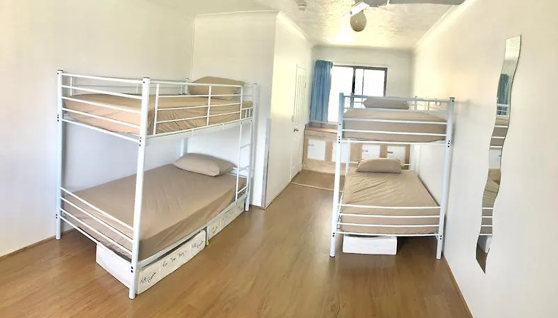 Maxmee Backpackers אכסניה גולד קוסט