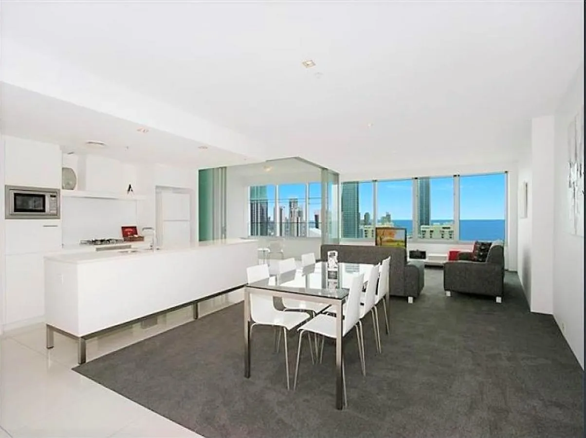 Queensland's Tallest Hamilton Avenue Surfers Paradise