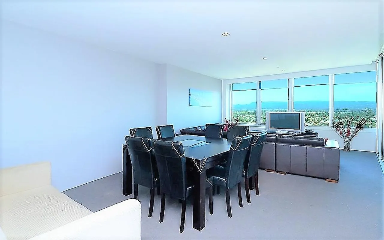 Queensland's Tallest Hamilton Avenue Surfers Paradise * Gold Coast