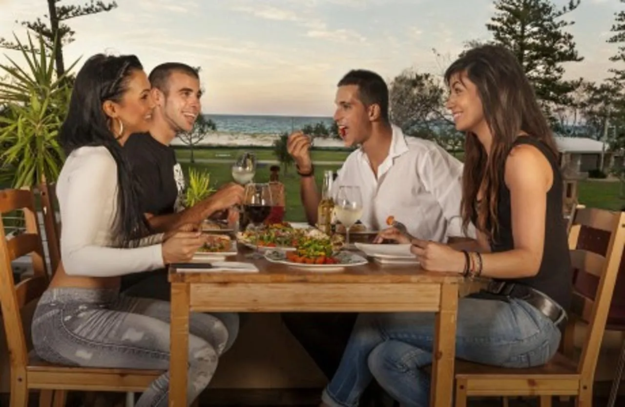 Resort Iconic Kirra 4*