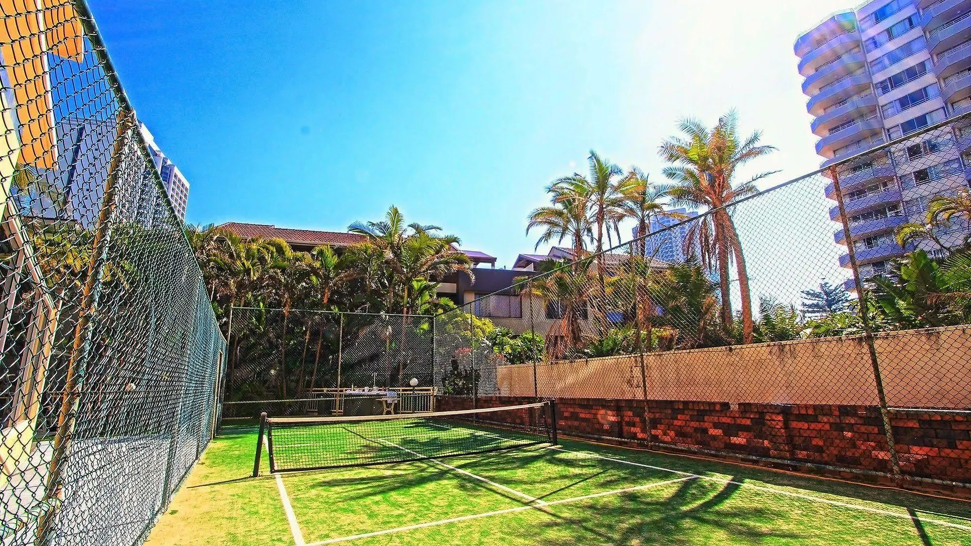 Seacrest Beachfront Surfers Paradise 4*