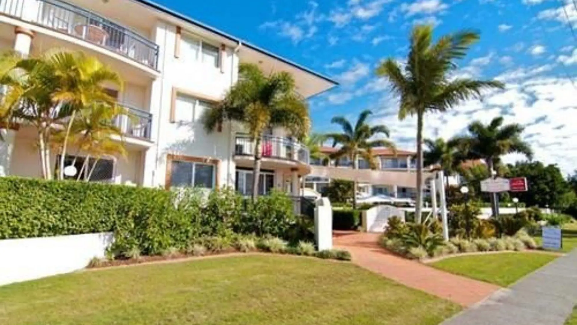 Blue Water Bay Villas Gold Coast