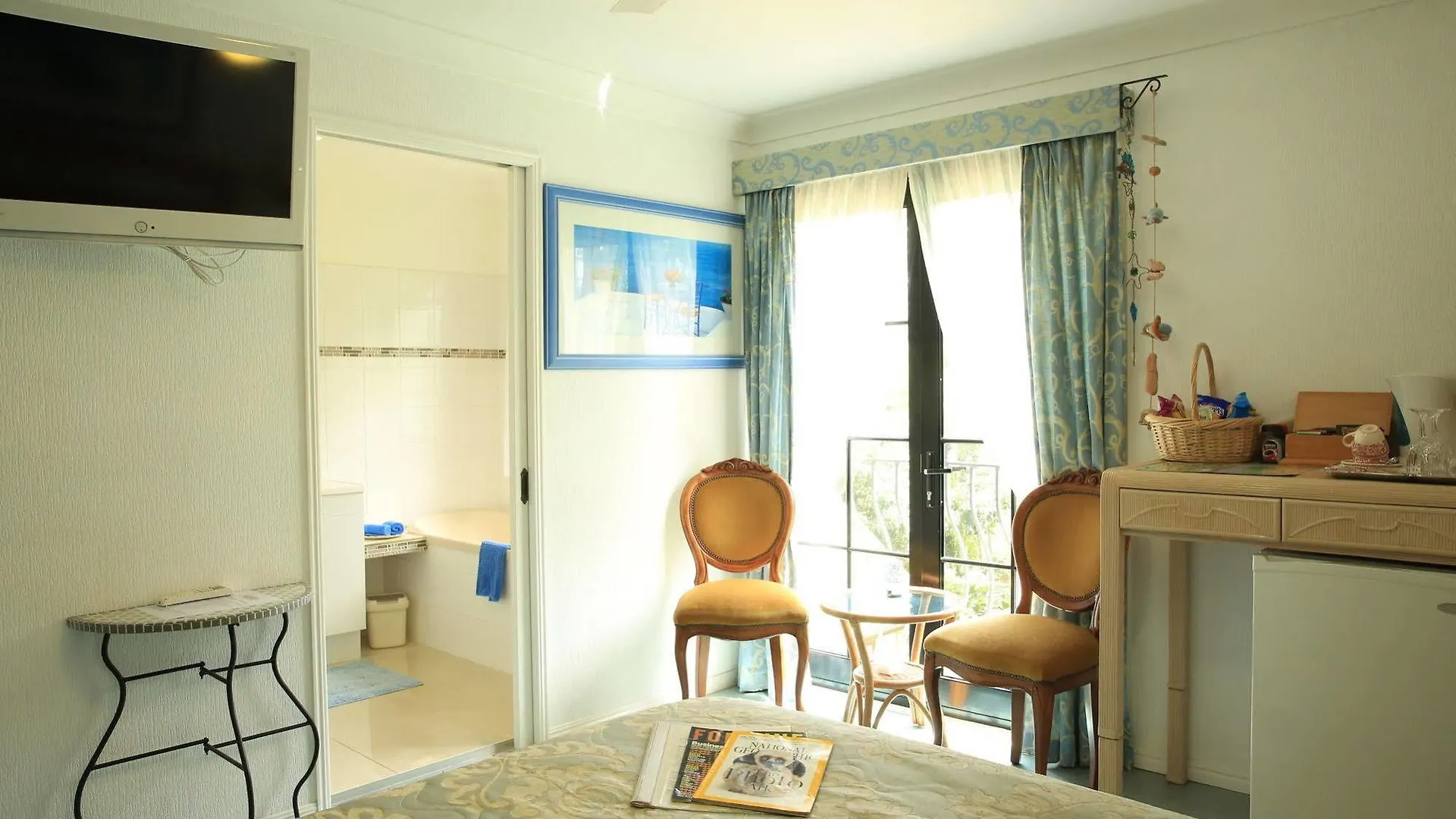 Della Rosa Bed & Breakfast 4*