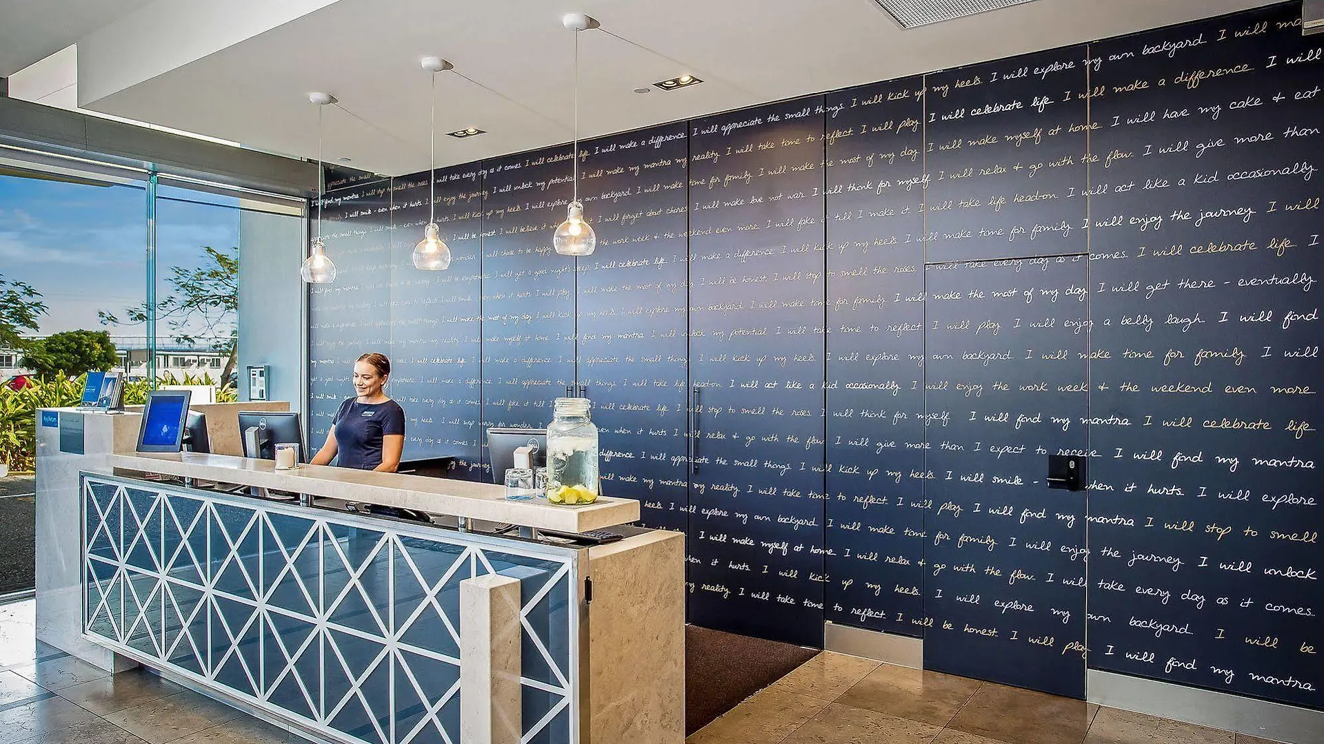 Mantra Broadbeach On The Park Aparthotel Gold Coast