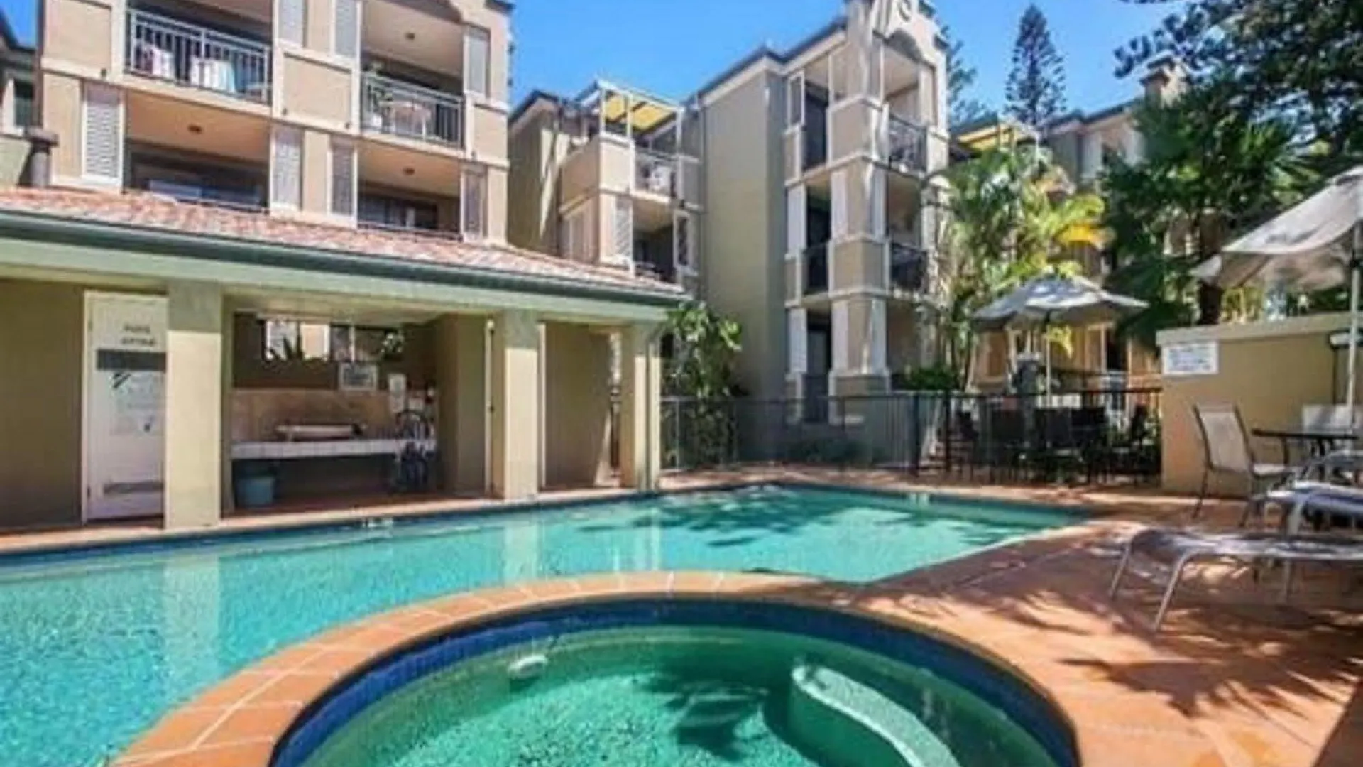 Beaches On Wave Street Aparthotel Gold Coast