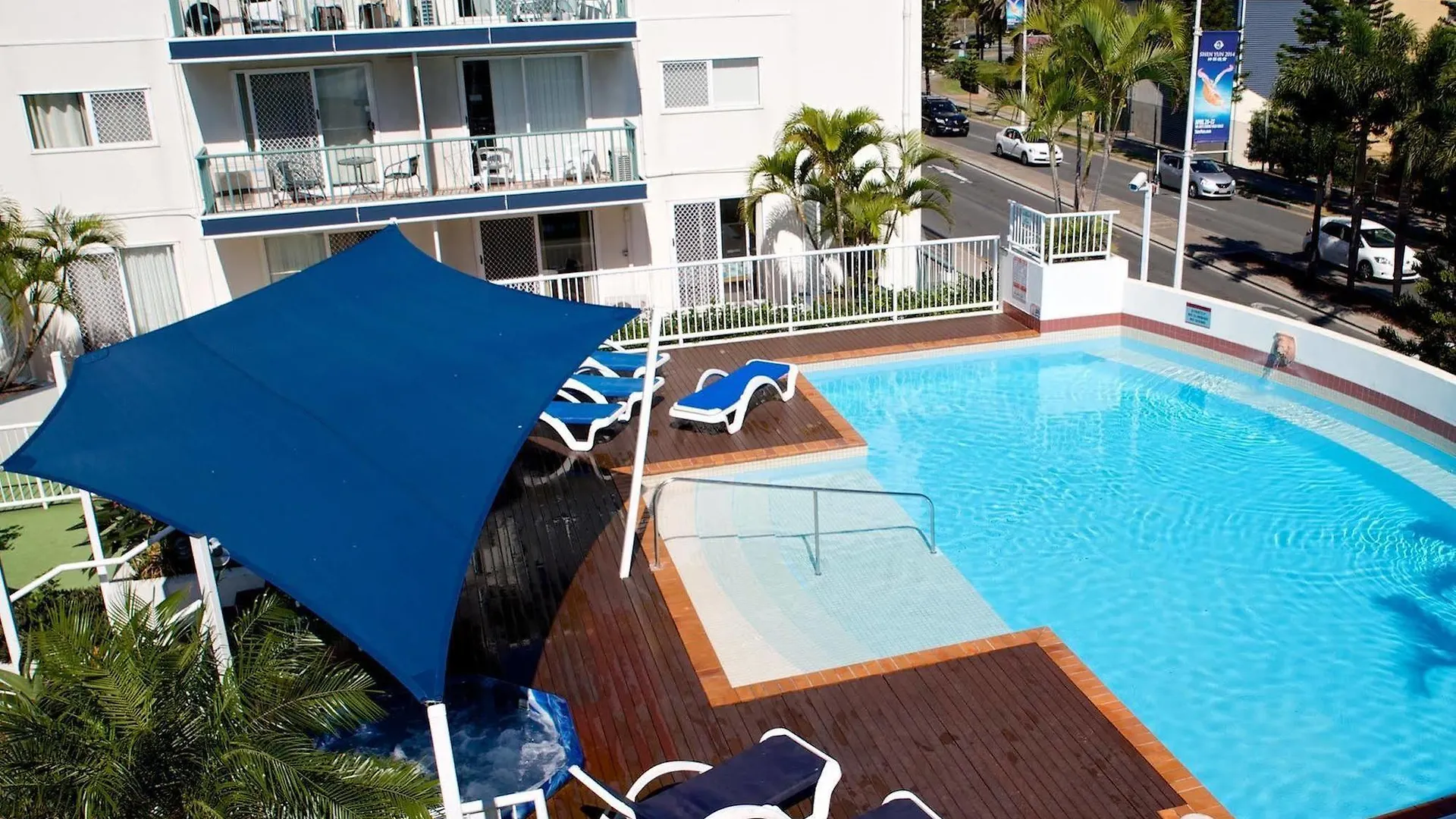 Raffles Royale *