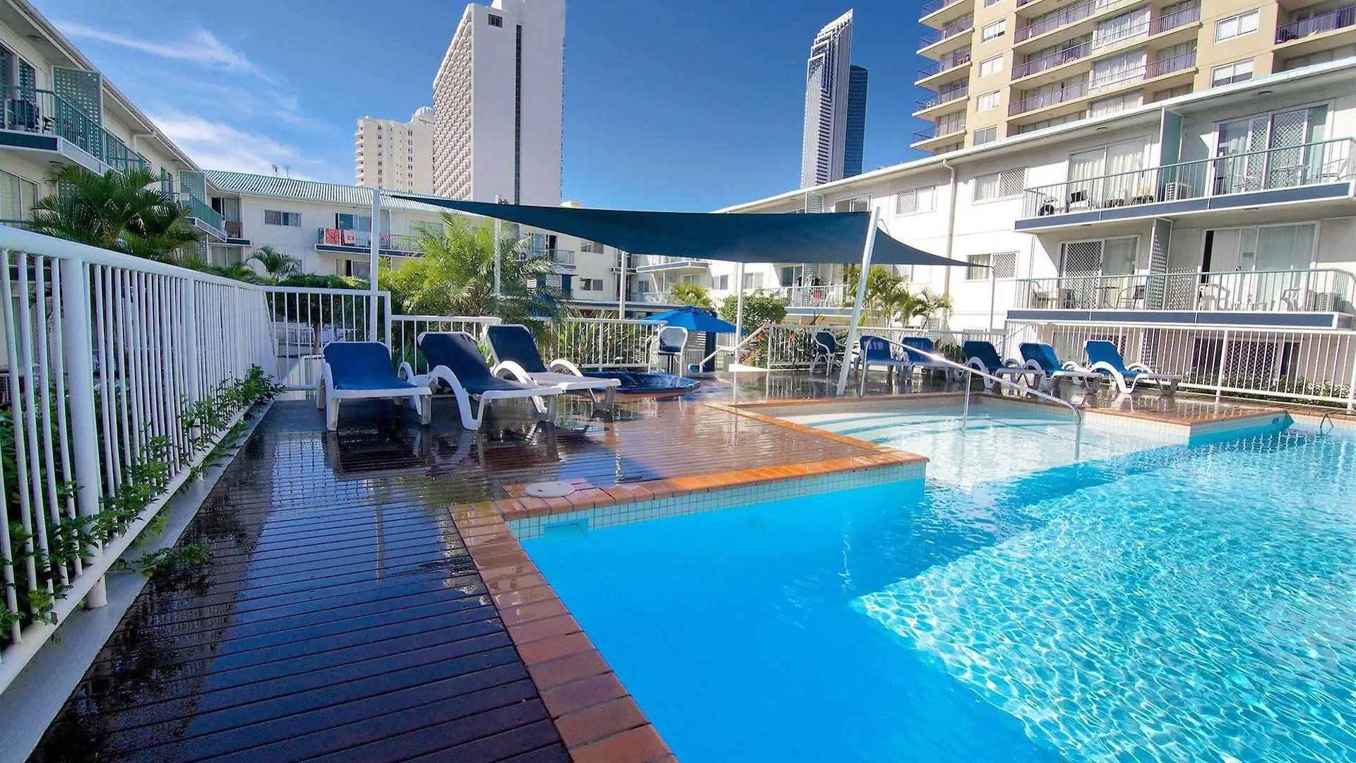 Apartment Raffles Royale *