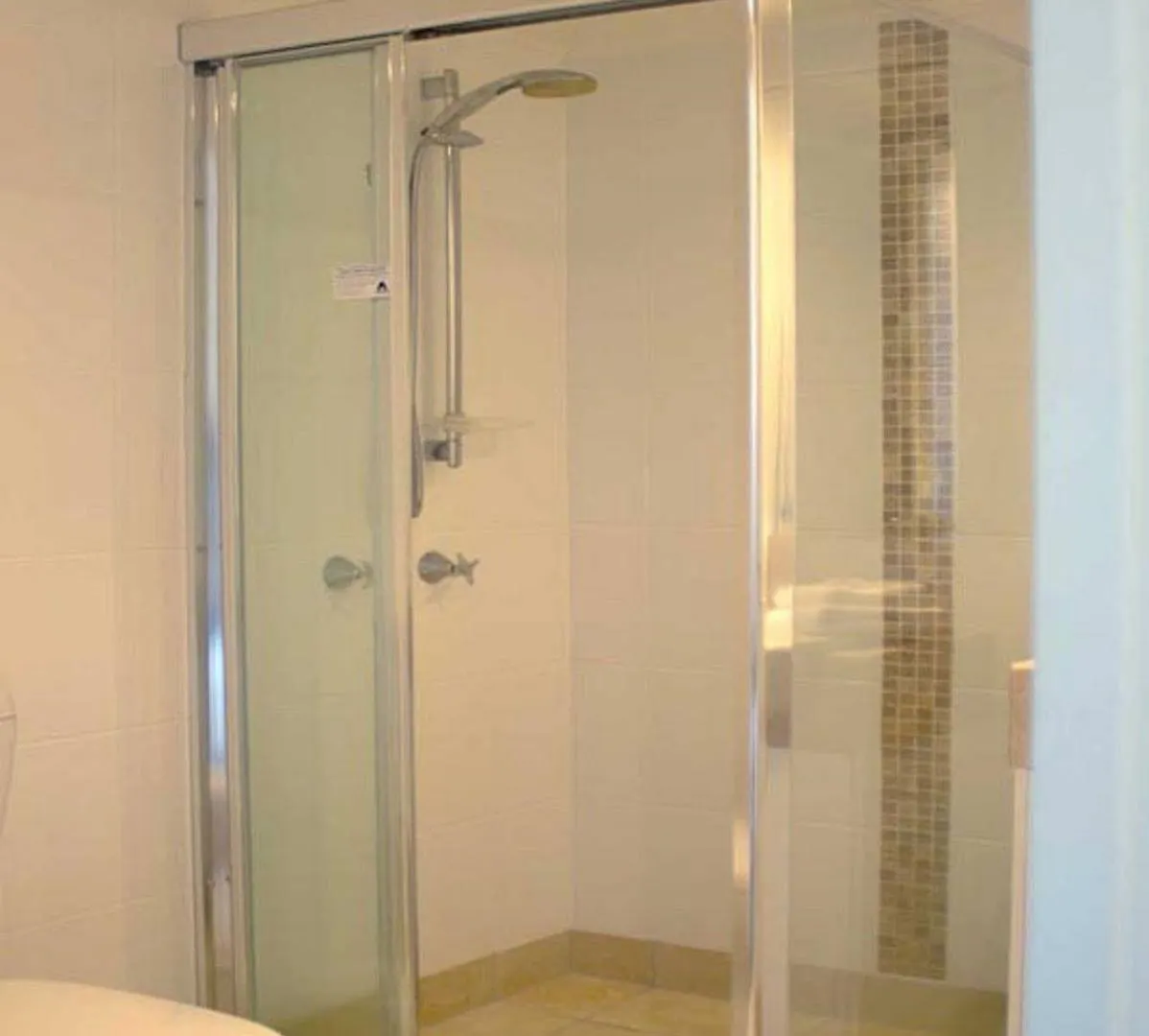 Pacific Surf Absolute Beachfront Aparthotel 3*