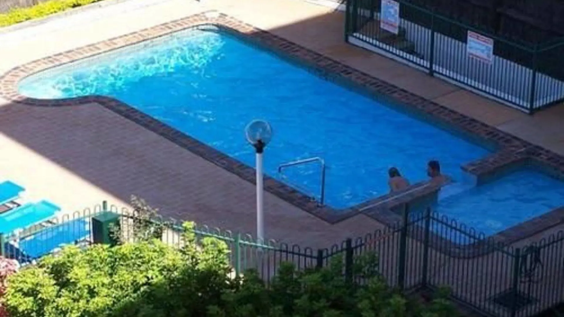 Pacific Surf Absolute Beachfront Aparthotel 3*