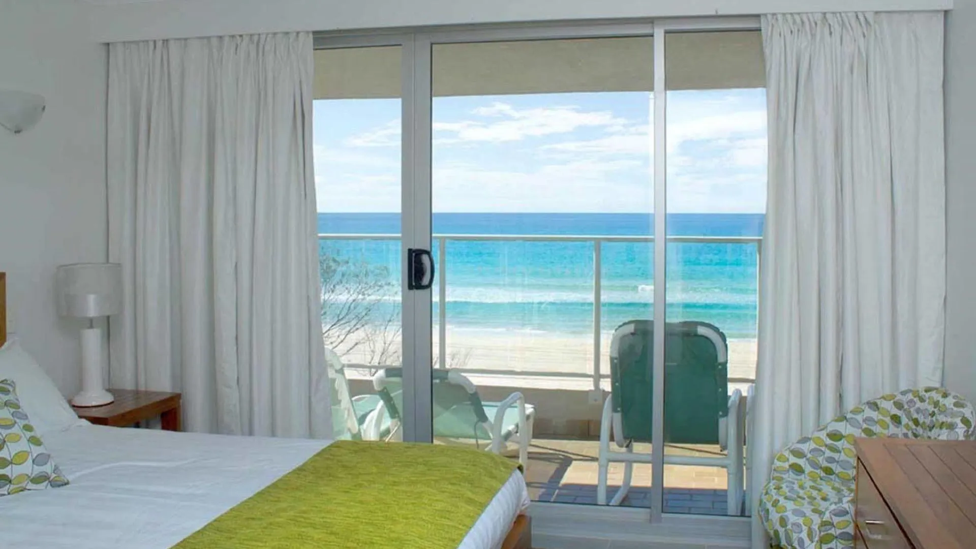 Pacific Surf Absolute Beachfront Gold Coast