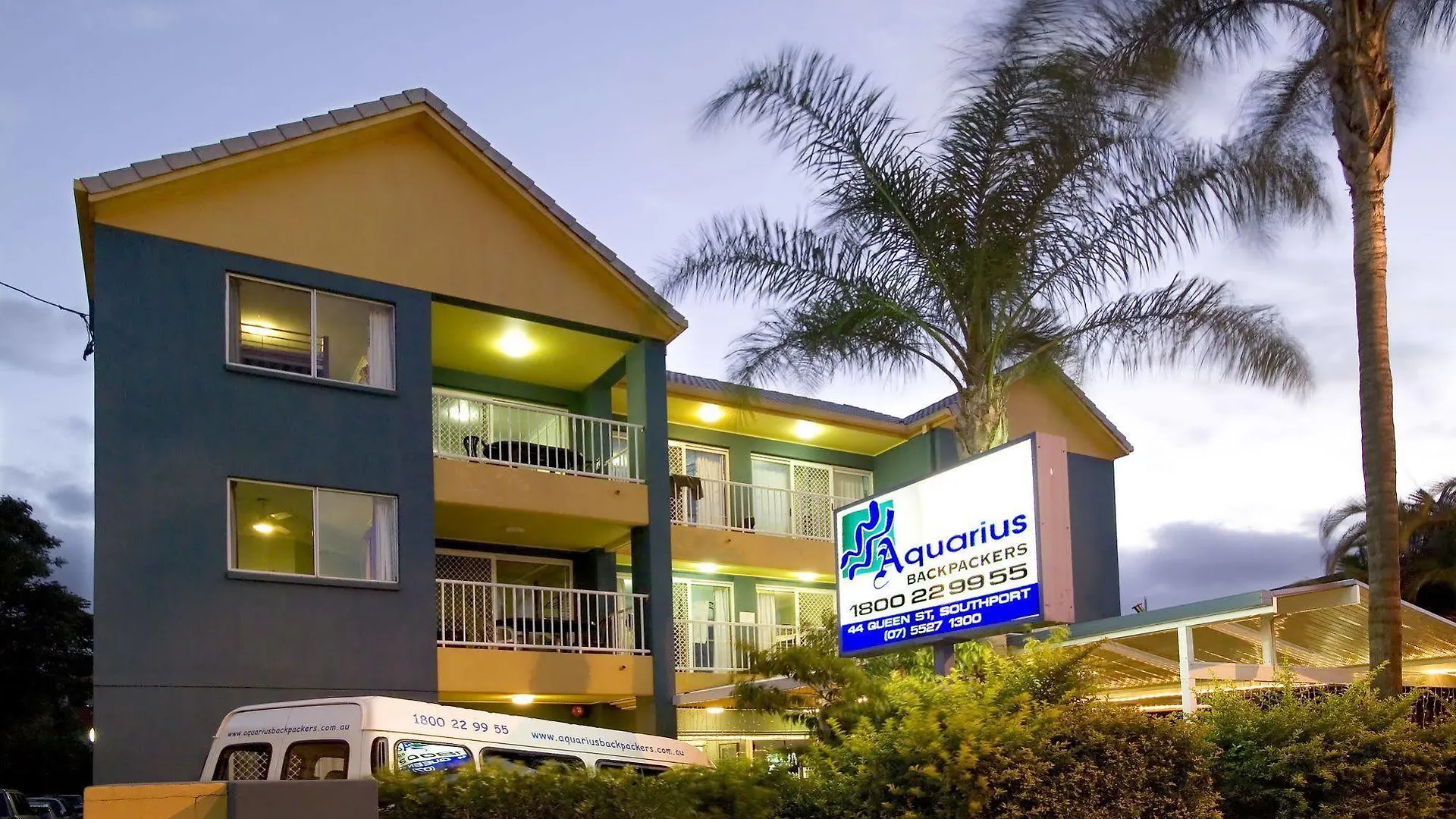 Aquarius Hostel *