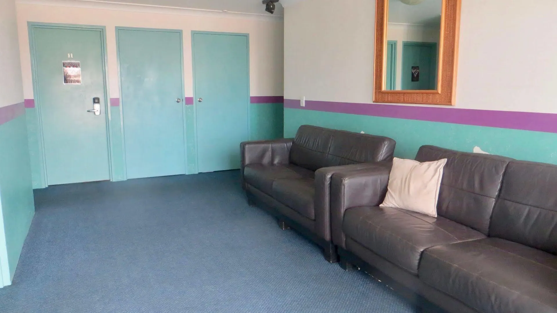 Aquarius Hostel *