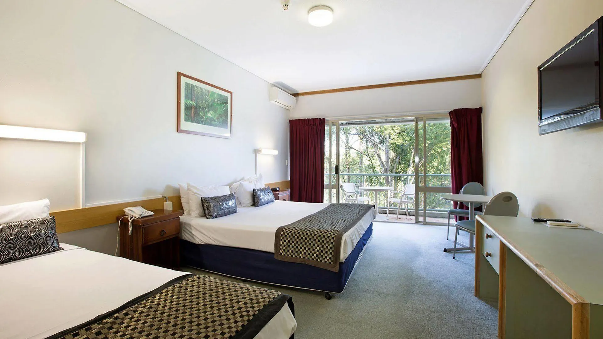 Nightcap At Hinterland Nerang Hotel Gold Coast