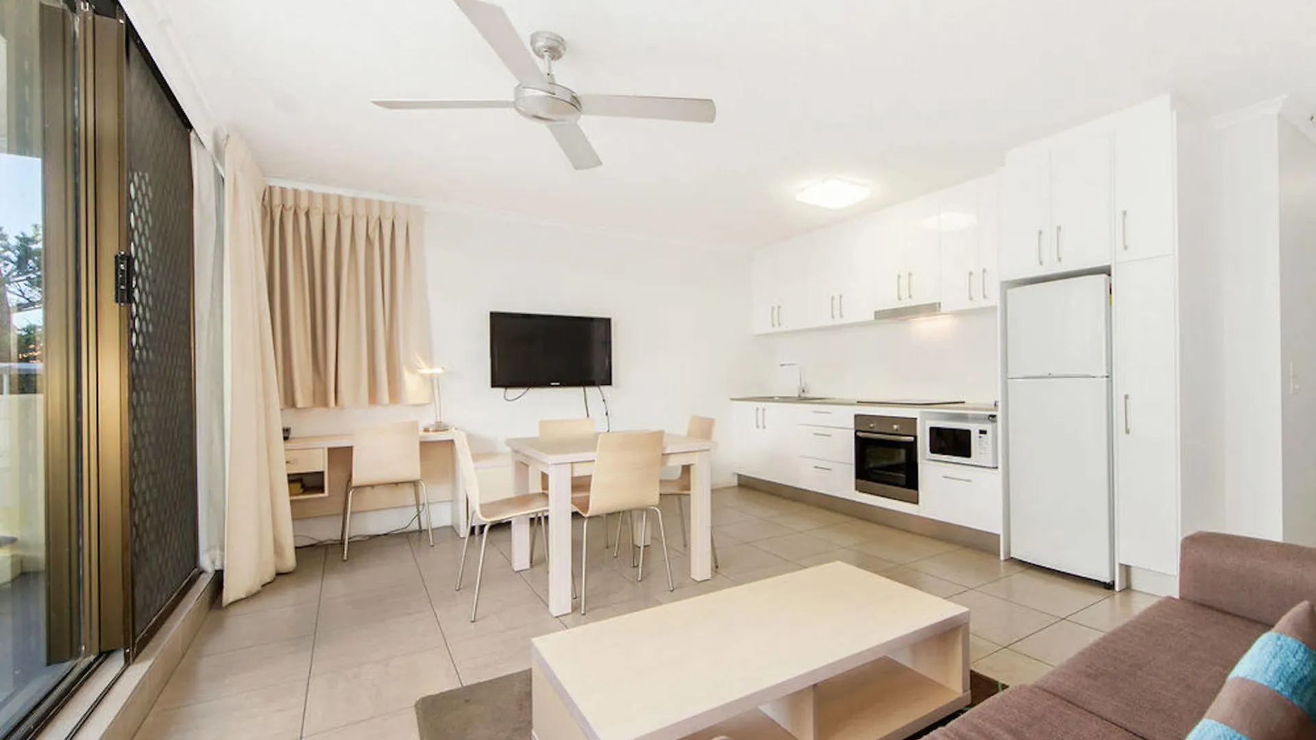 Broadbeach Travel Hotel apartamentowy