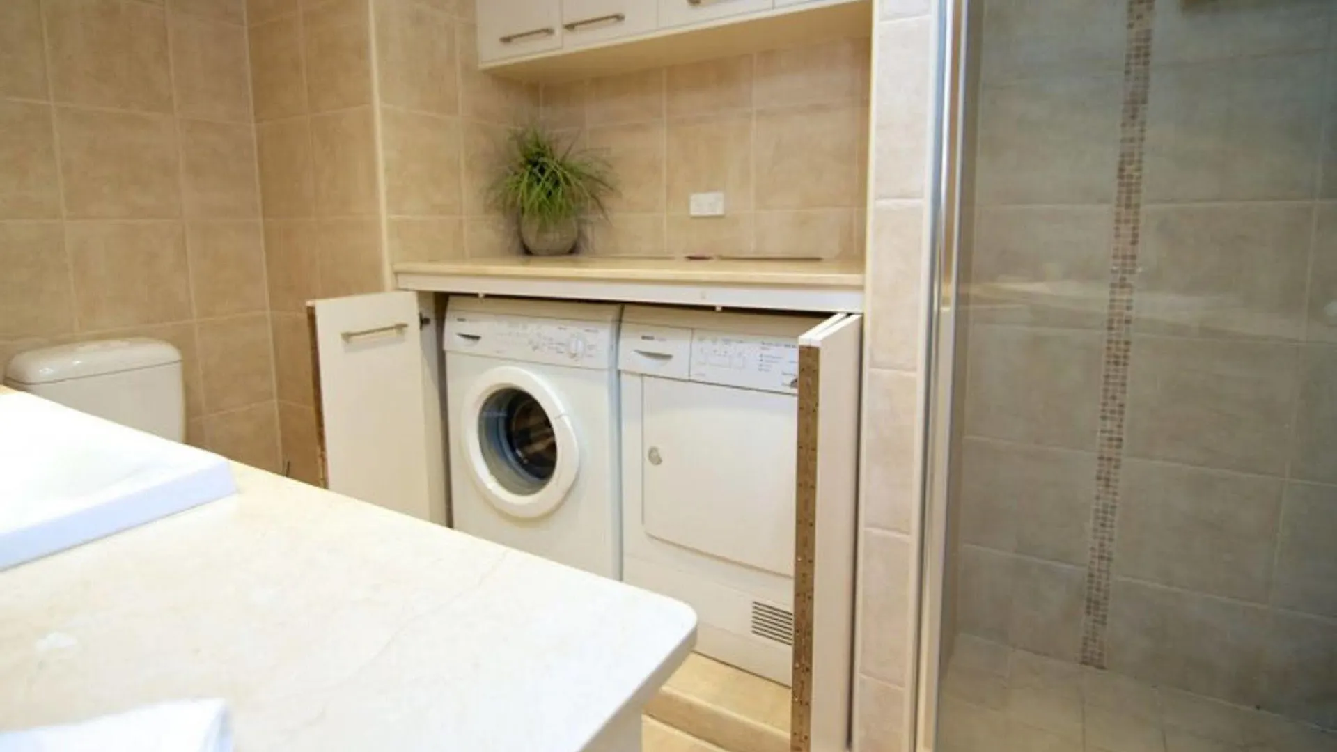Foreshore Beachfront Hotel apartamentowy Gold Coast