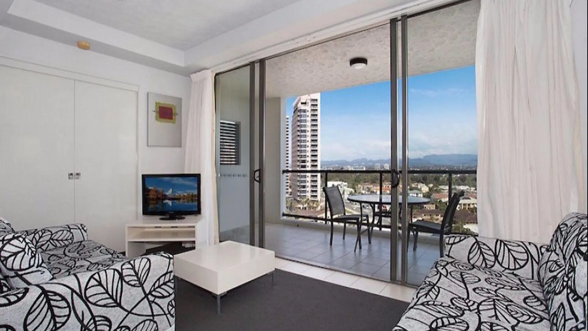Ipanema Surfers Paradise 4*