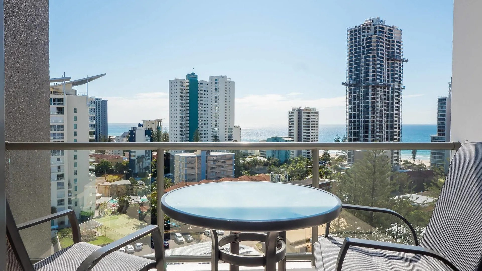 Ipanema Surfers Paradise Resort 4*