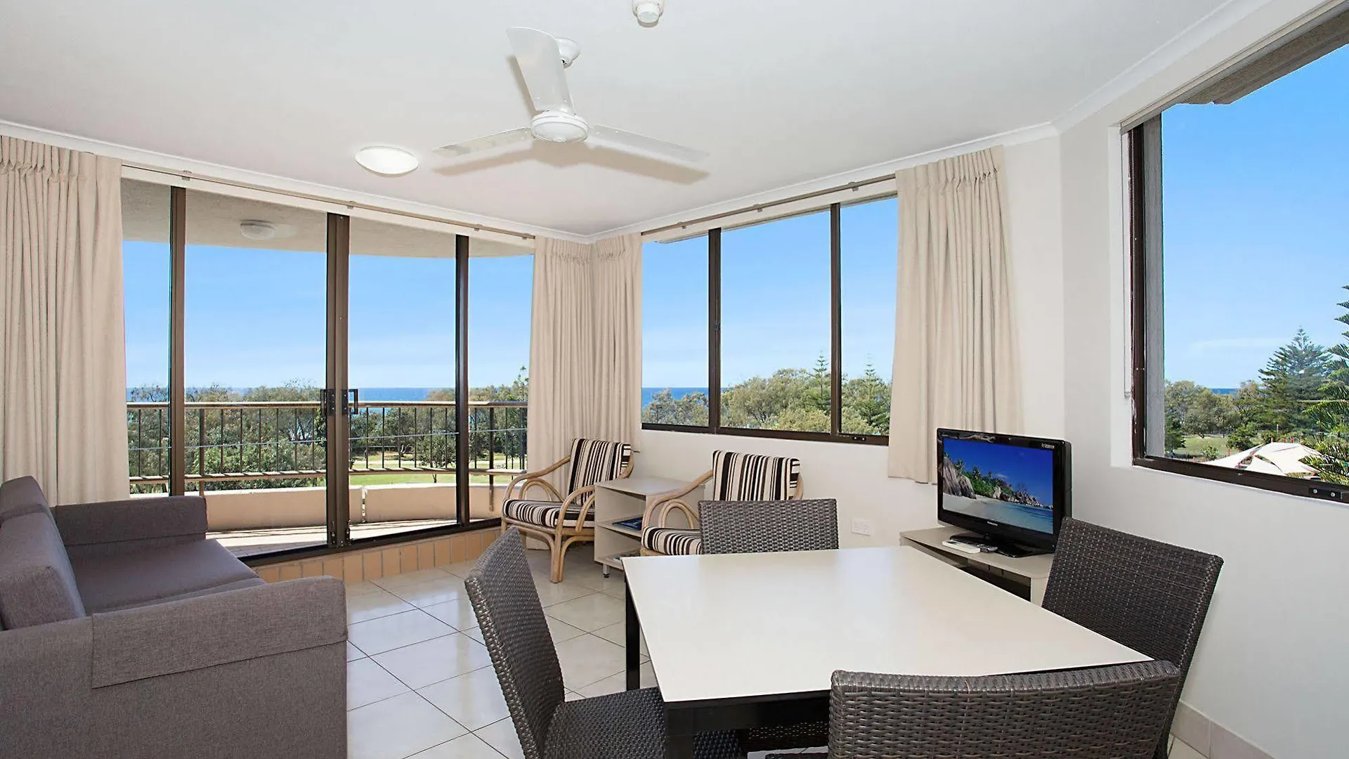 Voyager 4* Gold Coast