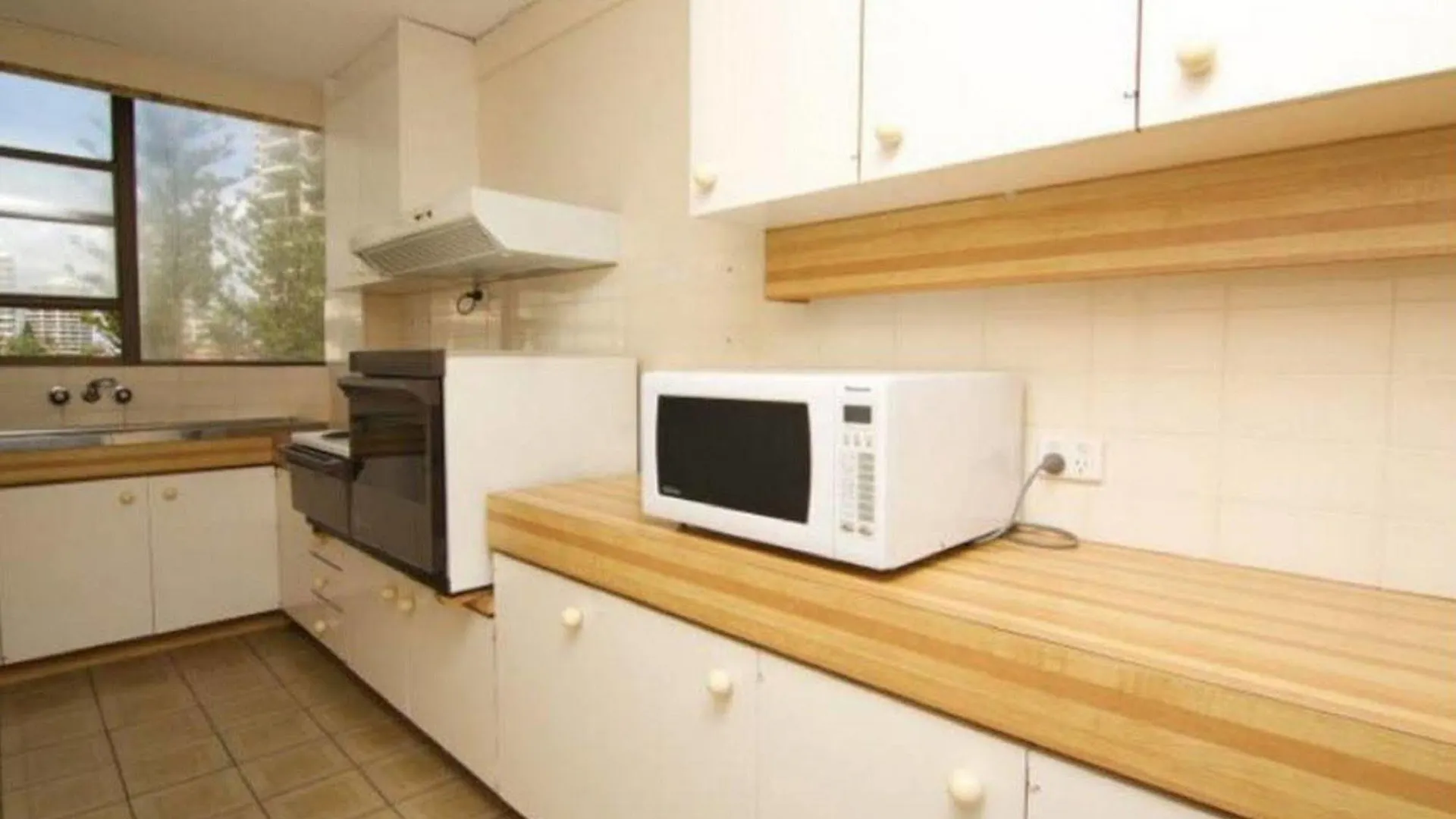 President - Absolute Beachfront Aparthotel Gold Coast