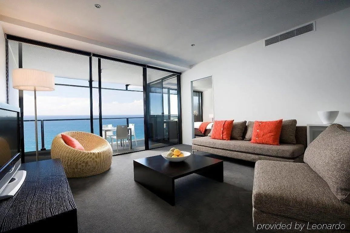 Mantra Circle On Cavill Aparthotel 4*