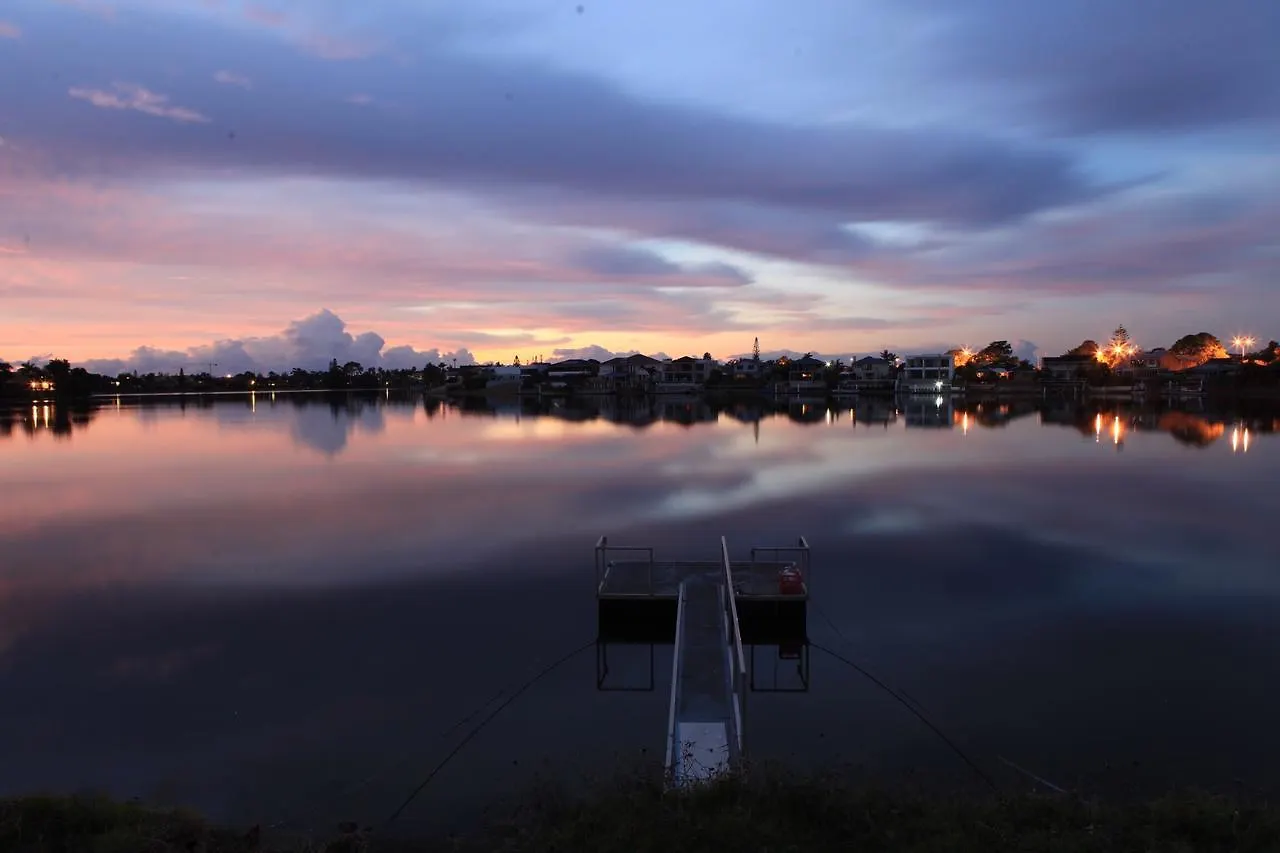 Mermaid Waters Duplex House Gold Coast