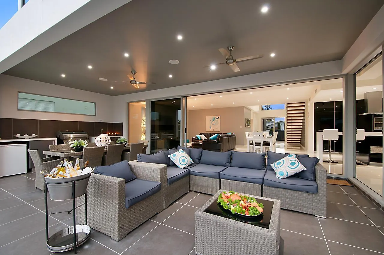 Holiday home Waterfront Splendour