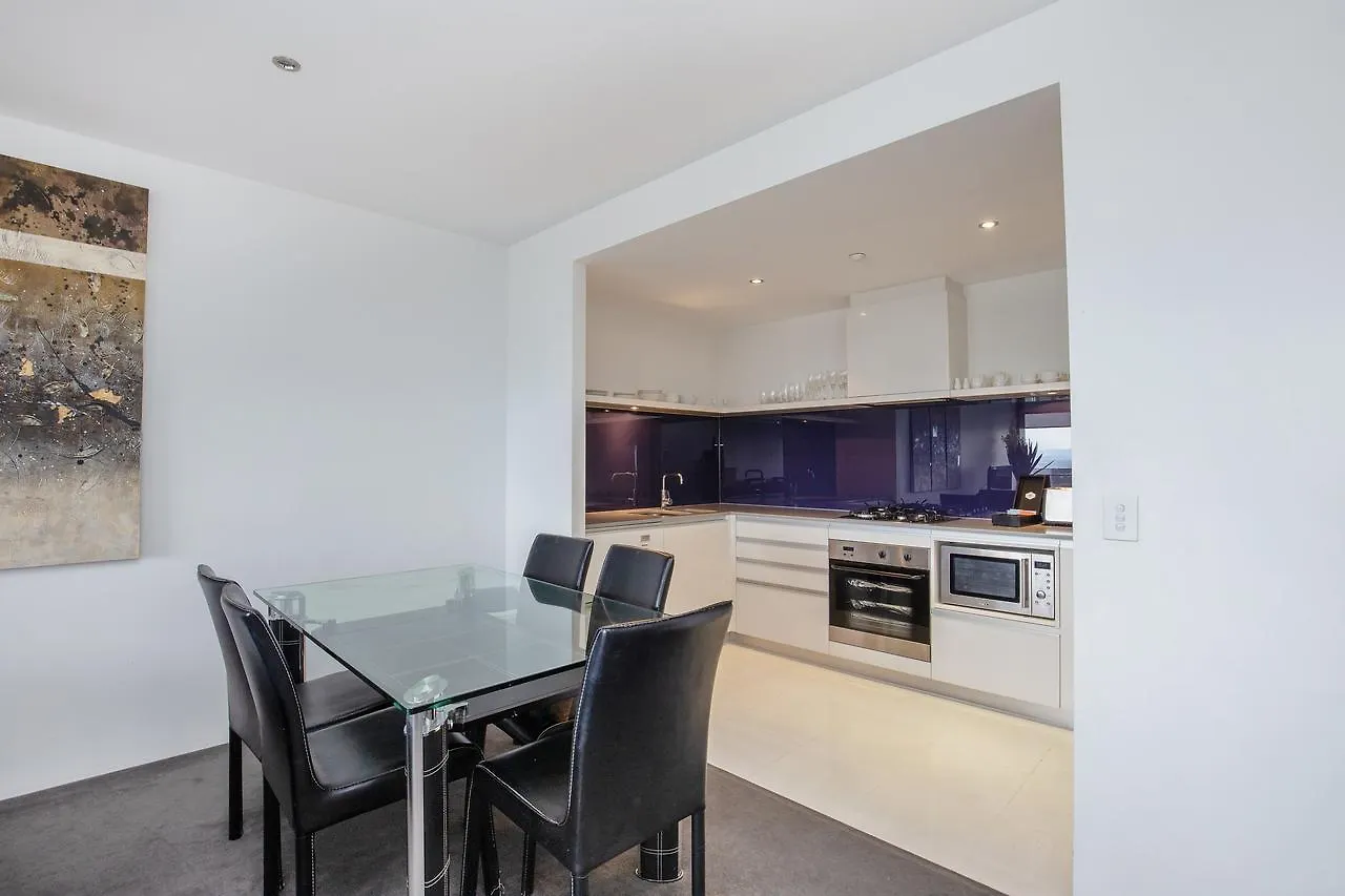 Apartment Circle On Cavill, And Sub Penthouses - We Accommodate *