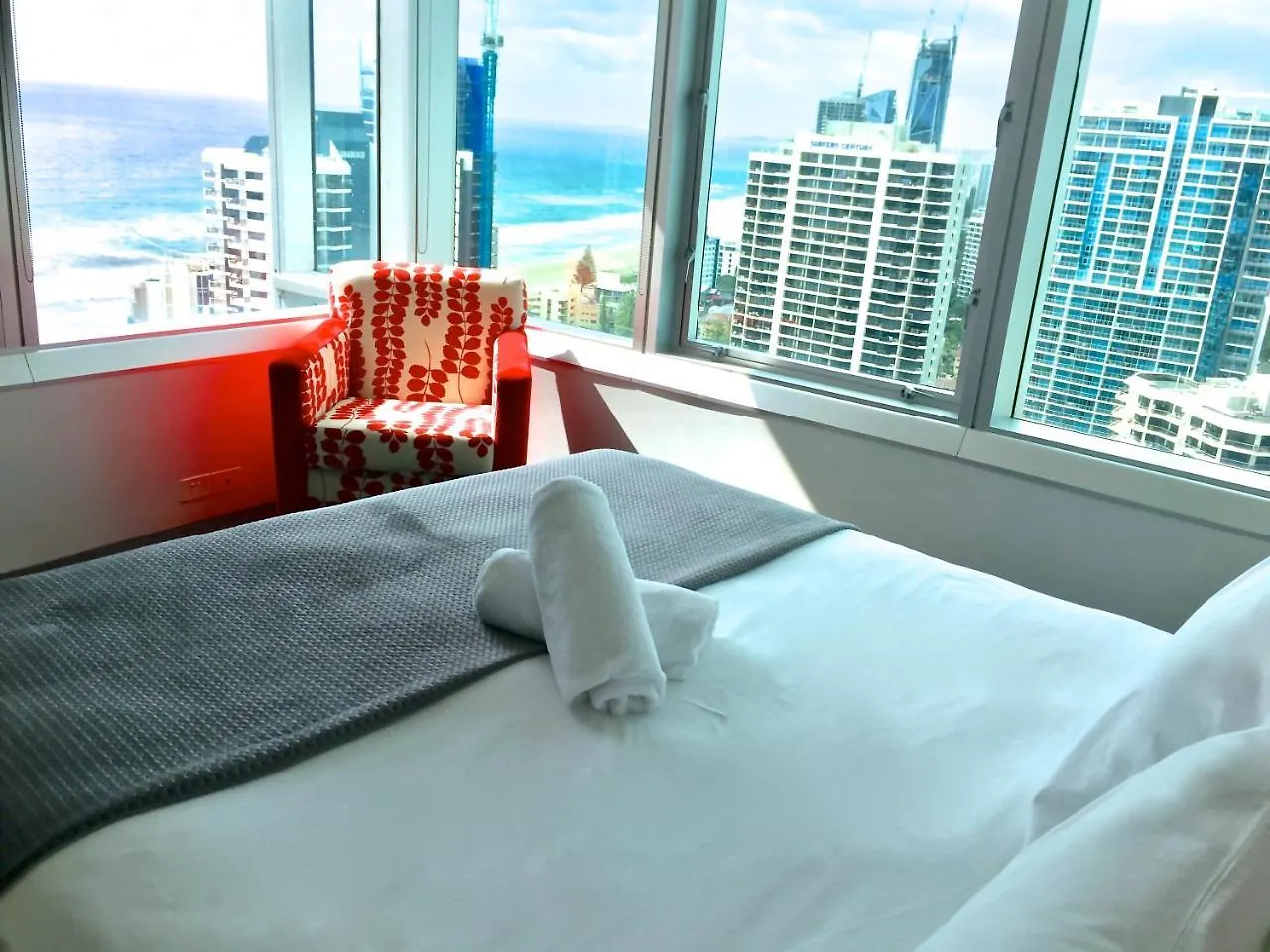 Hamilton Avenue Luxury Apartment