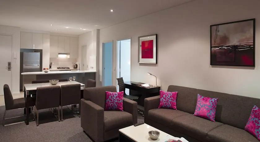 Ξενοδοχείο με διαμερίσματα Meriton Serviced Aqua Street 4*