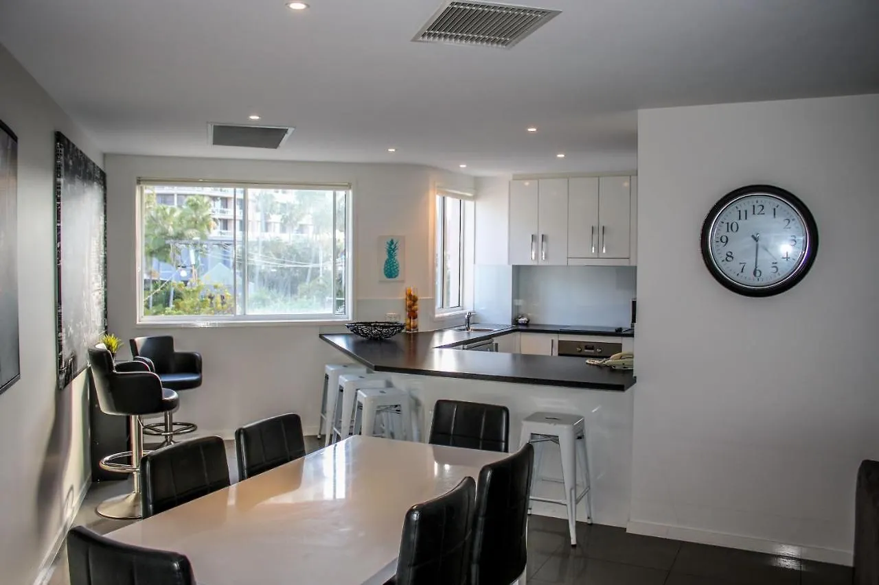 Surfers Aparthotel
