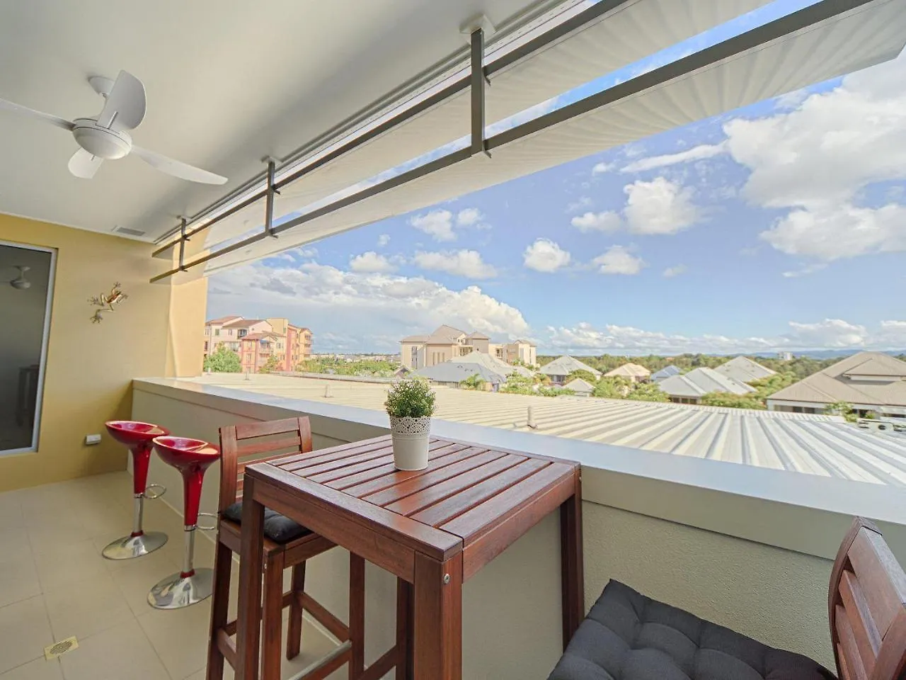 Emerald Lakes Retreat Gold Coast